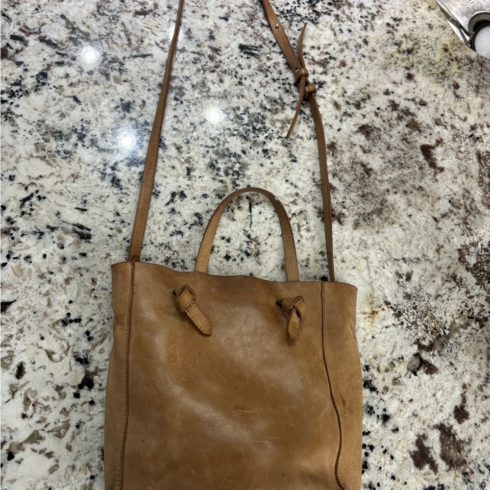 Nisolo Shopper Elegant Tan Leather Tote Bag